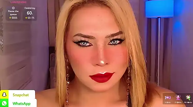 QUEEN GIAMOORE69 online show from December 2024 09:58:02 PM