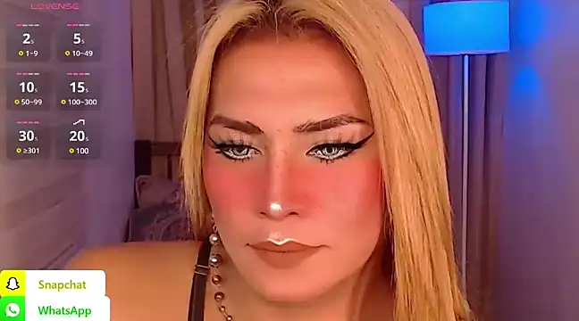 QUEEN GIAMOORE69 online show from December 2024 09:24:02 PM