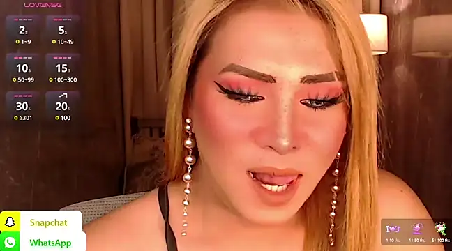 QUEEN GIAMOORE69 online show from January 2025 10:33:01 PM