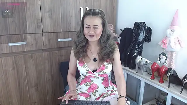 magenta maturr online show from December 2025 08:05:02 PM