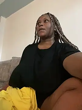 Snapshot of Hyra_Ari chatting on March 2025 09:31:02 PM Hyra Ari online show from March 2025 09:31:02 PM