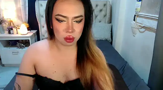 RebecaNextToYou online show from December 2024 05:15:01 PM