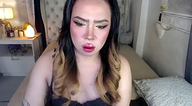 RebecaNextToYou online show from December 2024 05:04:01 PM