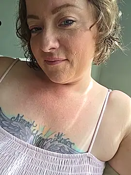 julimonroe online show from May 2026 03:19:01 PM
