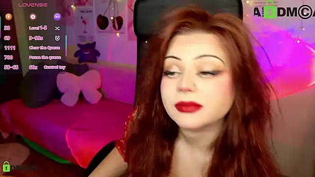 Snapshot of StellaMilla chatting on May 2026 01:03:02 AM StellaMilla online show from May 2026 01:03:02 AM