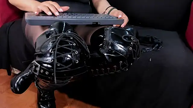 MissVioleta1 online show from April 2026 12:15:01 PM