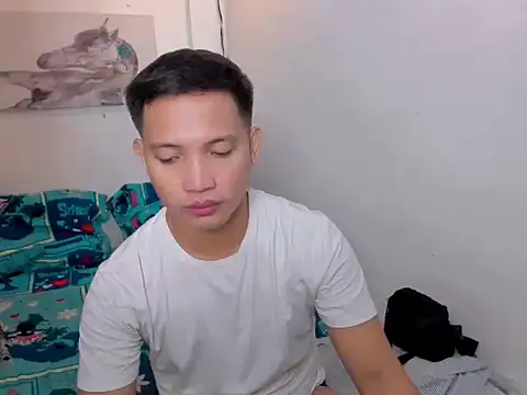 xSebastian19 online show from December 2025 09:33:02 PM