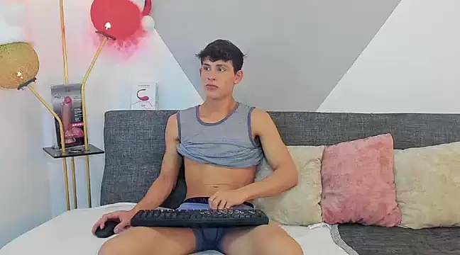 Snapshot of logan_thomas chatting on December 2024 07:56:02 AM logan thomas online show from December 2024 07:56:02 AM