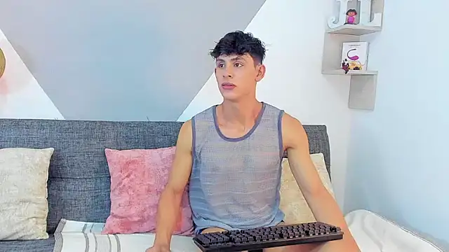 Snapshot of logan_thomas chatting on February 2025 08:42:02 AM logan thomas online show from February 2025 08:42:02 AM