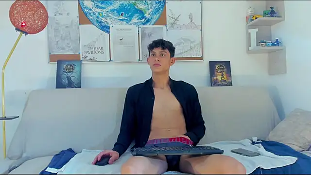 Snapshot of logan_thomas chatting on March 2026 06:55:01 PM logan thomas online show from March 2026 06:55:01 PM