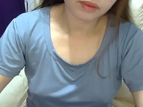    zurIII09  online show from May 2026 03:23:01 AM