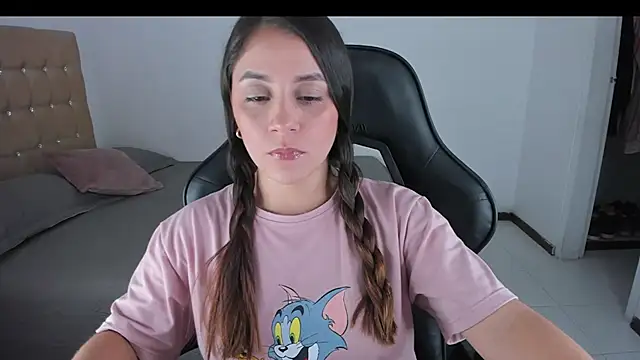 Snapshot of EmmaGrace1999 chatting on December 2024 04:03:02 AM EmmaGrace1999 online show from December 2024 04:03:02 AM