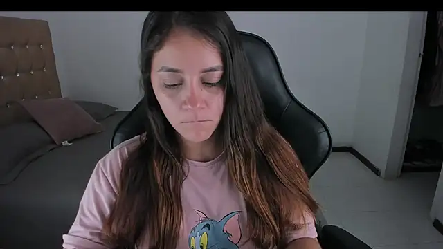 Snapshot of EmmaGrace1999 chatting on December 2024 10:49:01 AM EmmaGrace1999 online show from December 2024 10:49:01 AM