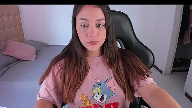 Snapshot of EmmaGrace1999 chatting on December 2024 04:17:01 PM EmmaGrace1999 online show from December 2024 04:17:01 PM