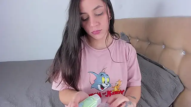 Snapshot of EmmaGrace1999 chatting on October 2025 02:25:02 PM EmmaGrace1999 online show from October 2025 02:25:02 PM