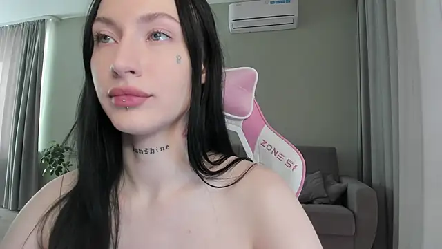 JenniferQueen11 online show from October 2025 06:26:02 AM