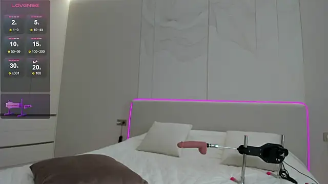 JenniferQueen11 online show from June 2026 09:15:01 AM