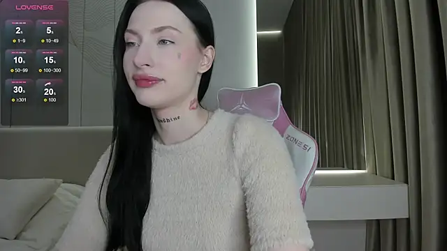 JenniferQueen11 online show from July 2026 04:10:02 PM