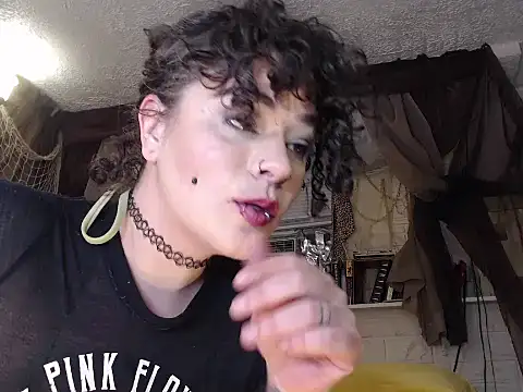 MaxiMillz online show from November 2025 03:38:02 AM