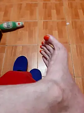 feet toes online show from October 2025 08:20:01 PM