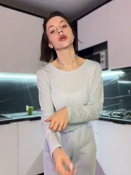 Camilla Railian online show from December 2024 03:33:02 PM