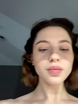 Camilla Railian online show from October 2025 10:28:02 PM