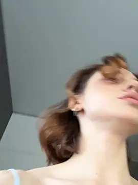 Camilla Railian online show from October 2025 06:10:01 AM