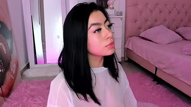 sofiaa snoww online show from January 2025 01:15:01 AM