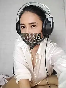  Shimmerlyn  online show from March 2025 05:14:02 PM