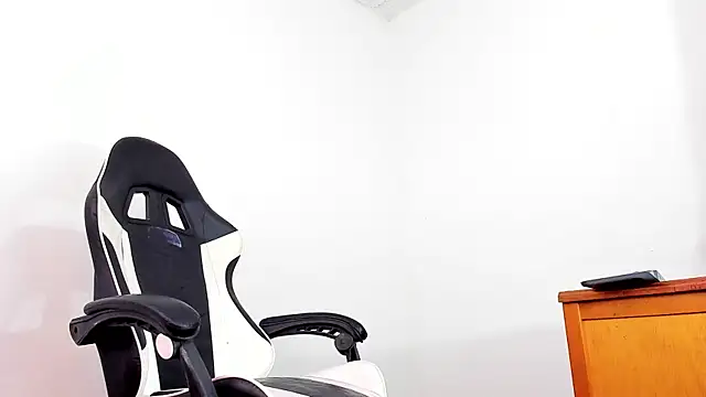 YeremiBrowm online show from February 2025 08:15:01 PM