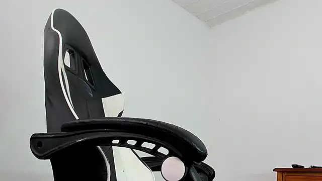 YeremiBrowm online show from February 2025 08:30:02 PM