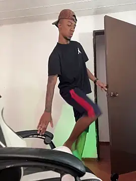 YeremiBrowm online show from March 2025 03:57:02 PM