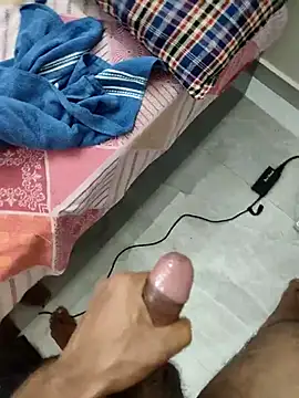 Snapshot of BiggDse chatting on February 2025 07:56:02 PM BiggDse online show from February 2025 07:56:02 PM