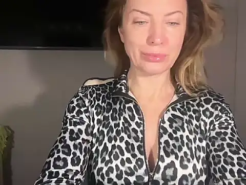 RachellAmazing online show from November 2025 06:22:01 AM