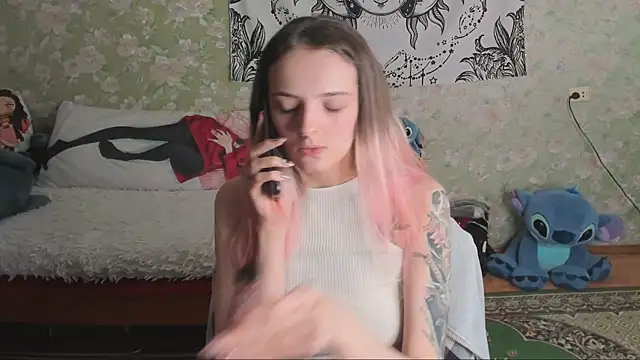 Snapshot of Cutie_Adelia chatting on February 2026 10:18:01 AM Cutie Adelia online show from February 2026 10:18:01 AM