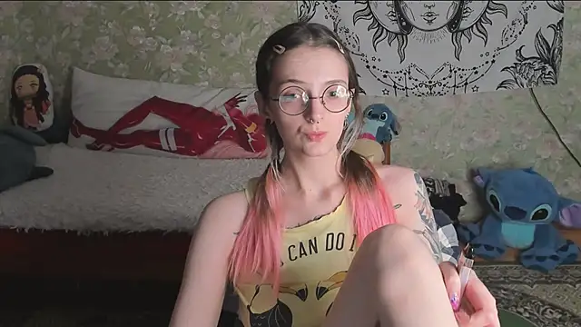Cutie Adelia online show from May 2026 02:00:01 PM
