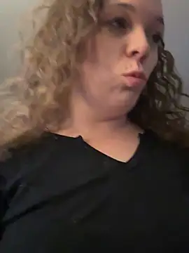 Snapshot of AuroraSummers chatting on February 2025 12:41:02 AM AuroraSummers online show from February 2025 12:41:02 AM