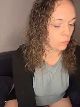 Snapshot of AuroraSummers chatting on March 2025 12:51:01 AM AuroraSummers online show from March 2025 12:51:01 AM