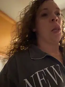 Snapshot of AuroraSummers chatting on October 2025 12:30:02 AM AuroraSummers online show from October 2025 12:30:02 AM