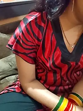 Snapshot of Diya_143 chatting on April 2026 06:09:01 PM Diya 143 online show from April 2026 06:09:01 PM