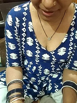 Snapshot of Diya_143 chatting on April 2026 07:06:01 PM Diya 143 online show from April 2026 07:06:01 PM