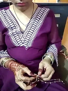 Snapshot of Diya_143 chatting on April 2026 04:15:01 PM Diya 143 online show from April 2026 04:15:01 PM