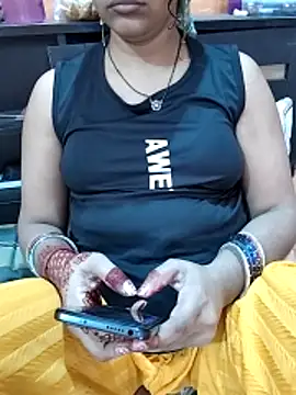 Snapshot of Diya_143 chatting on April 2026 06:44:01 AM Diya 143 online show from April 2026 06:44:01 AM