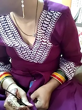 Snapshot of Diya_143 chatting on May 2026 05:48:01 AM Diya 143 online show from May 2026 05:48:01 AM