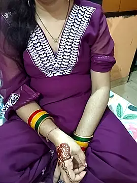 Snapshot of Diya_143 chatting on May 2026 05:54:01 PM Diya 143 online show from May 2026 05:54:01 PM