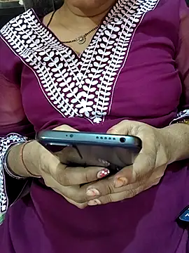 Snapshot of Diya_143 chatting on May 2026 07:37:01 AM Diya 143 online show from May 2026 07:37:01 AM