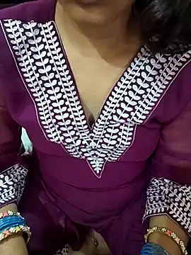 Snapshot of Diya_143 chatting on June 2026 07:58:02 AM Diya 143 online show from June 2026 07:58:02 AM