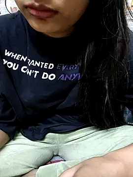 Snapshot of Nupur_69 chatting on November 2025 09:20:02 PM Nupur 69 online show from November 2025 09:20:02 PM