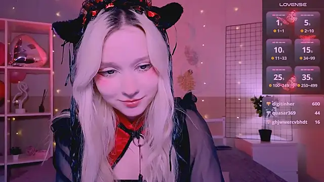 Snapshot of IrmaBell chatting on March 2025 09:05:01 AM IrmaBell online show from March 2025 09:05:01 AM