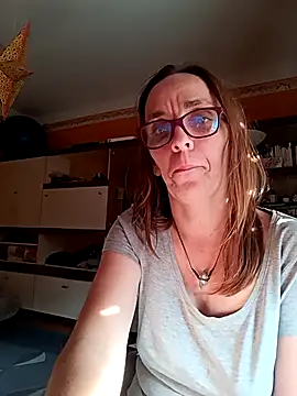 Snapshot of Dettybitch40 chatting on September 2025 03:12:02 PM Dettybitch40 online show from September 2025 03:12:02 PM